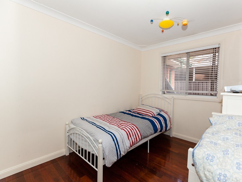 12 Lloyd St, Greystanes NSW 2145