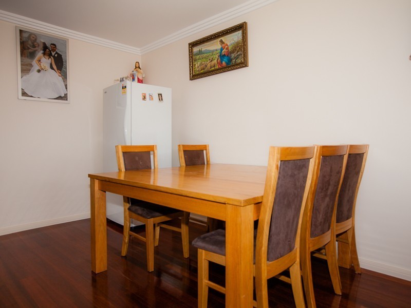 12 Lloyd St, Greystanes NSW 2145