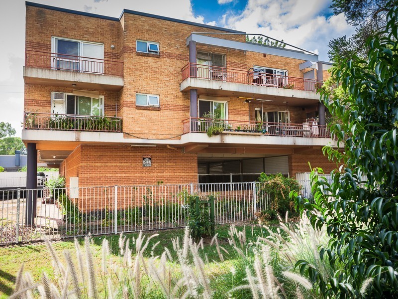 14/12-16 Toongabbie Rd, Toongabbie NSW 2146
