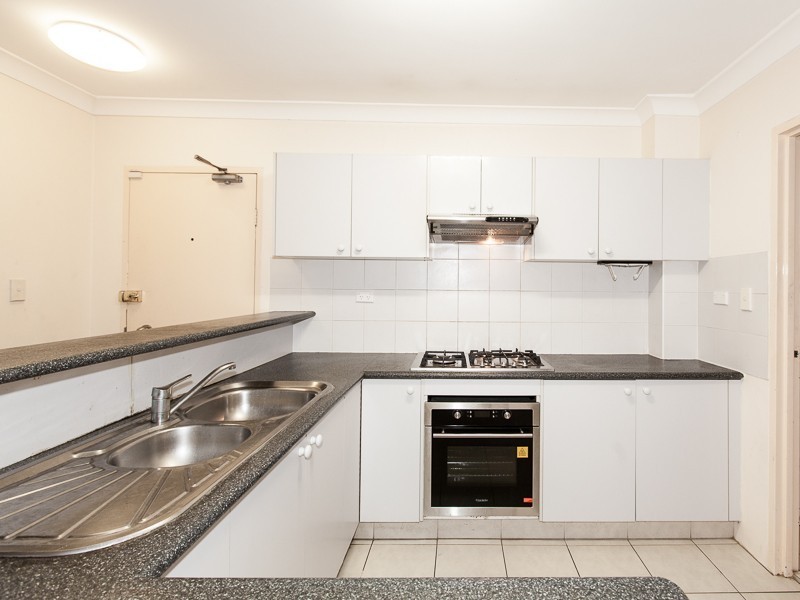 14/12-16 Toongabbie Rd, Toongabbie NSW 2146