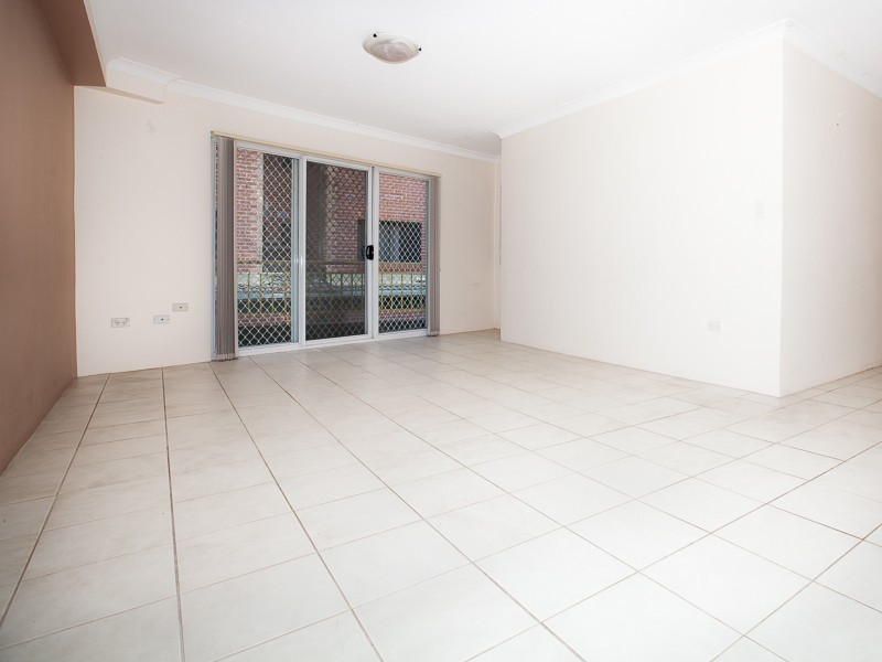 14/12-16 Toongabbie Rd, Toongabbie NSW 2146