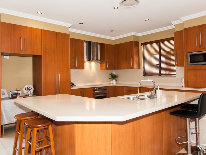 7 Flamingo Pl, Pendle Hill NSW 2145