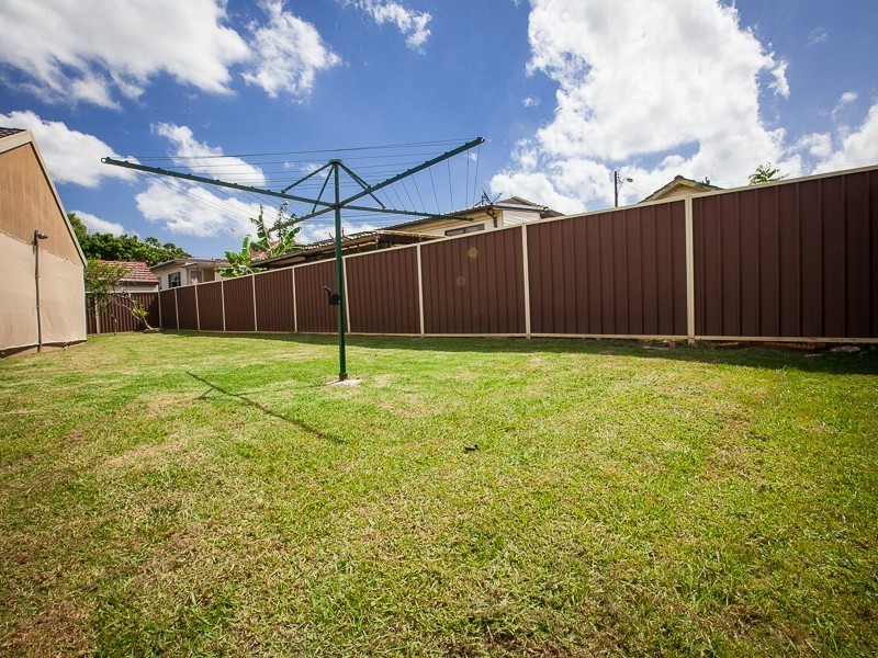 7 Flamingo Pl, Pendle Hill NSW 2145