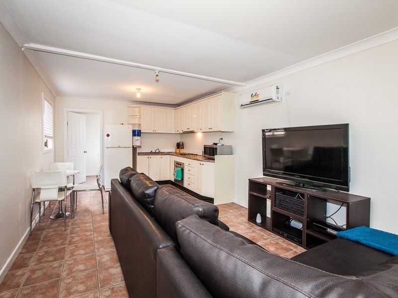 7 Flamingo Pl, Pendle Hill NSW 2145