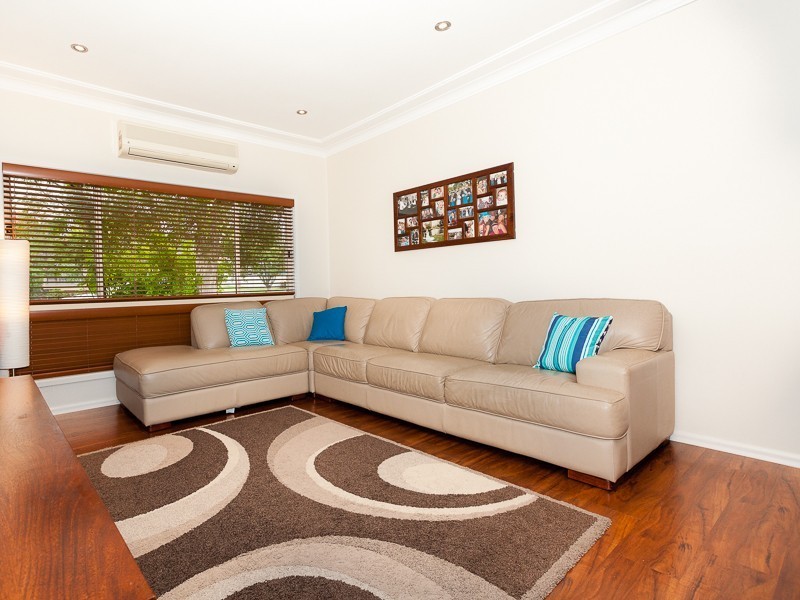 51 Bulli Rd, Toongabbie NSW 2146