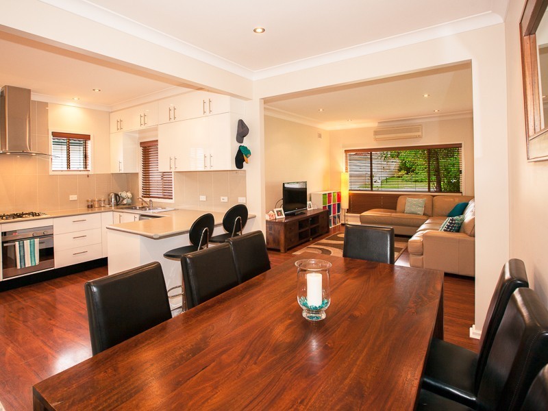 51 Bulli Rd, Toongabbie NSW 2146