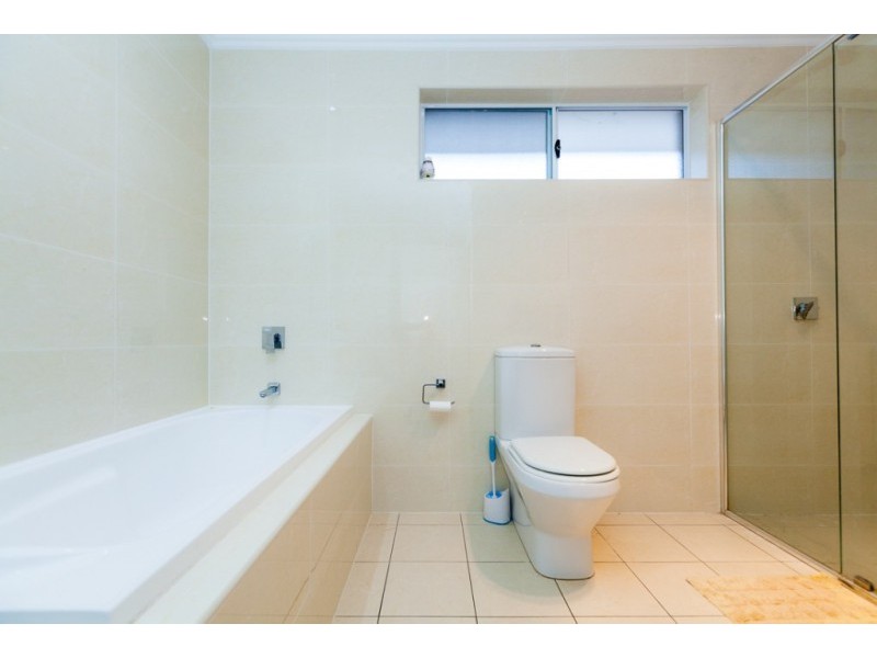 52 Lyle St, Girraween NSW 2145