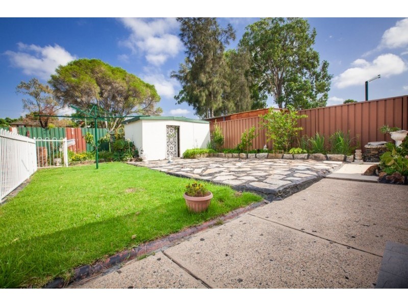 52 Lyle St, Girraween NSW 2145