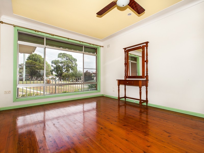10 Eucalyptus St, Constitution Hill NSW 2145
