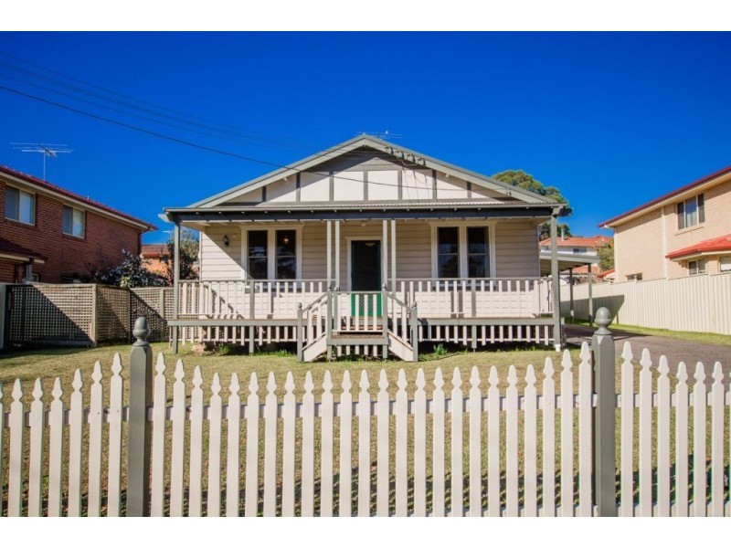 35 Wyena Rd, Pendle Hill NSW 2145