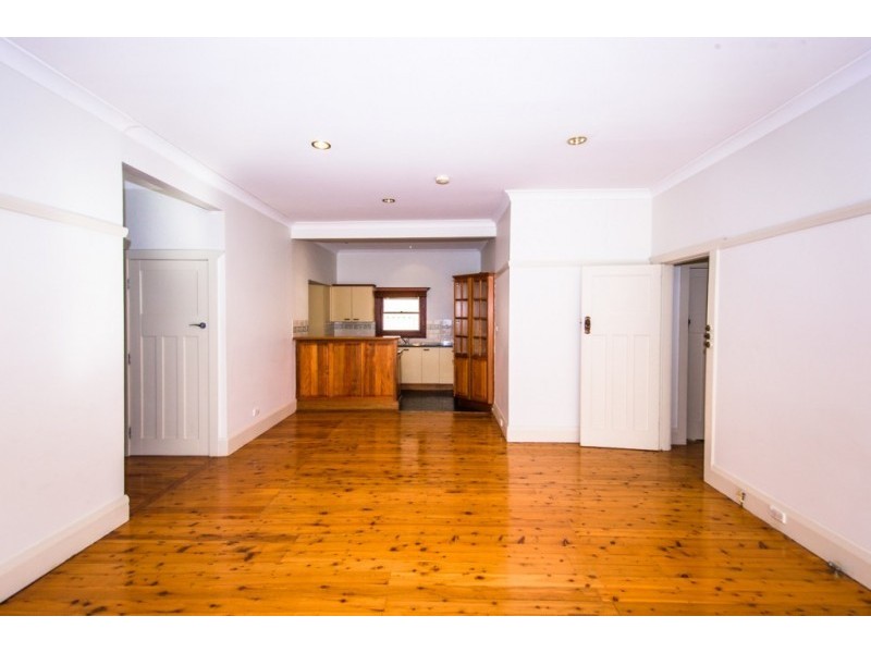 35 Wyena Rd, Pendle Hill NSW 2145