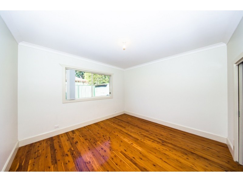 35 Wyena Rd, Pendle Hill NSW 2145