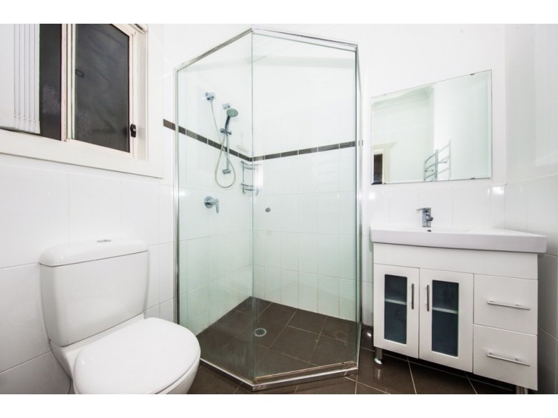 35 Wyena Rd, Pendle Hill NSW 2145