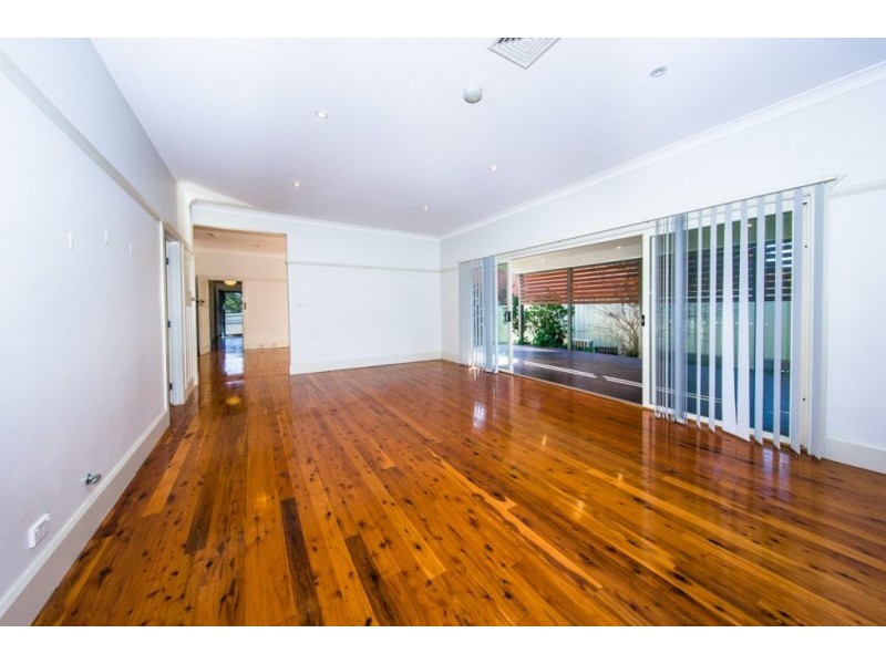 35 Wyena Rd, Pendle Hill NSW 2145