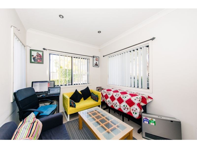 2/18 Girraween Road, Girraween NSW 2145