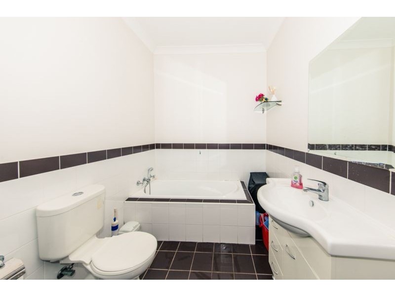 2/18 Girraween Road, Girraween NSW 2145