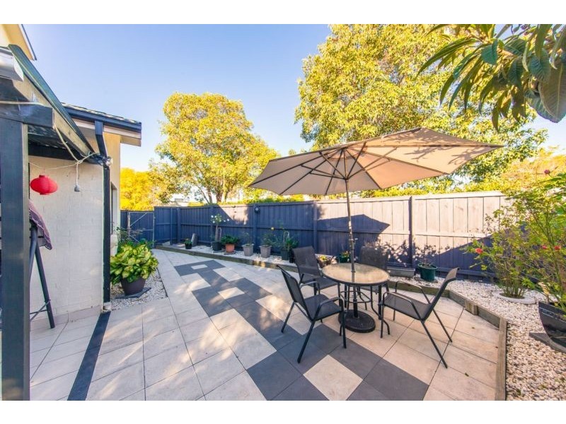 2/18 Girraween Road, Girraween NSW 2145