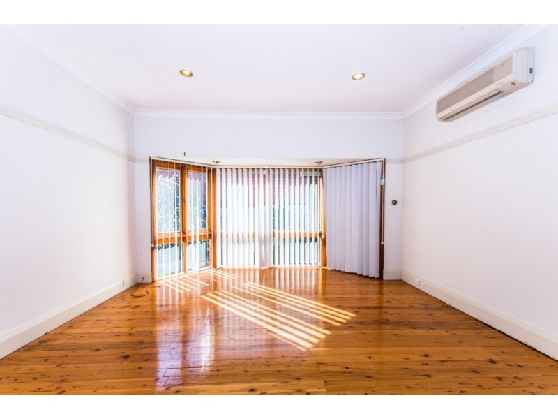 35 Wyena Road, Pendle Hill NSW 2145