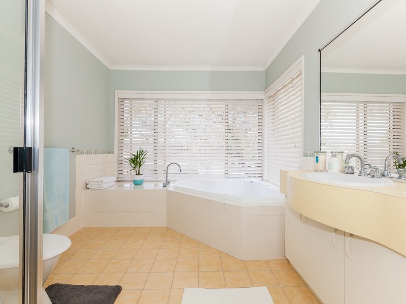 24 Nada Street, Old Toongabbie NSW 2146