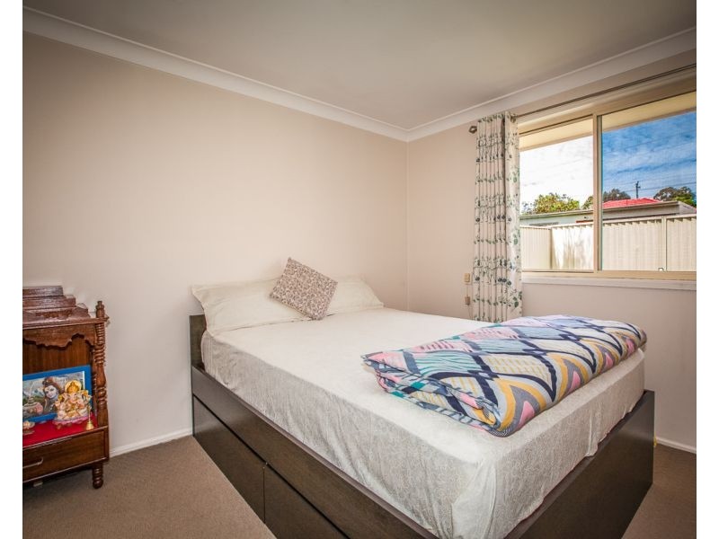 10/5a Binnalong Road, Pendle Hill NSW 2145