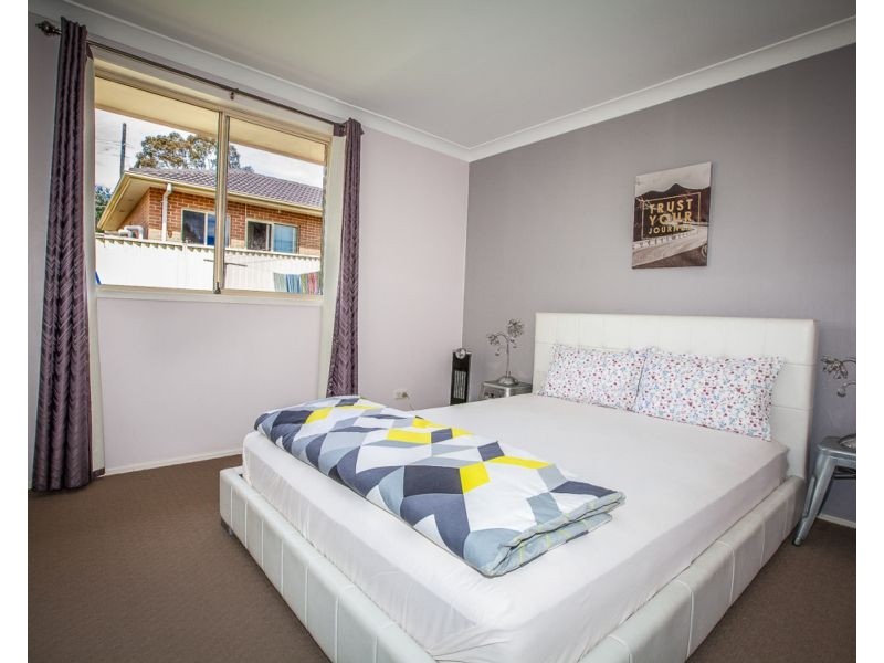 10/5a Binnalong Road, Pendle Hill NSW 2145