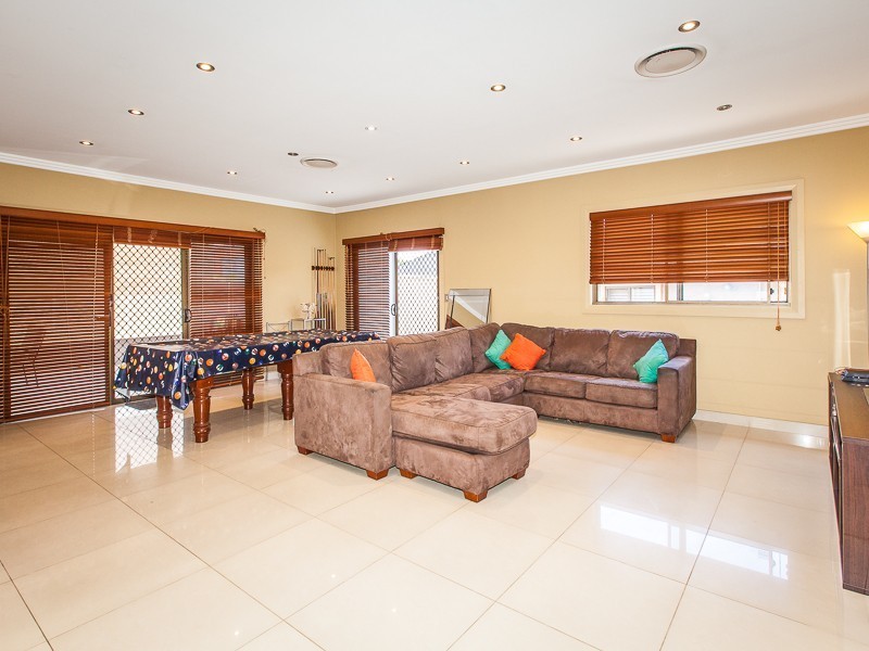 7 Flamingo Place, Pendle Hill NSW 2145