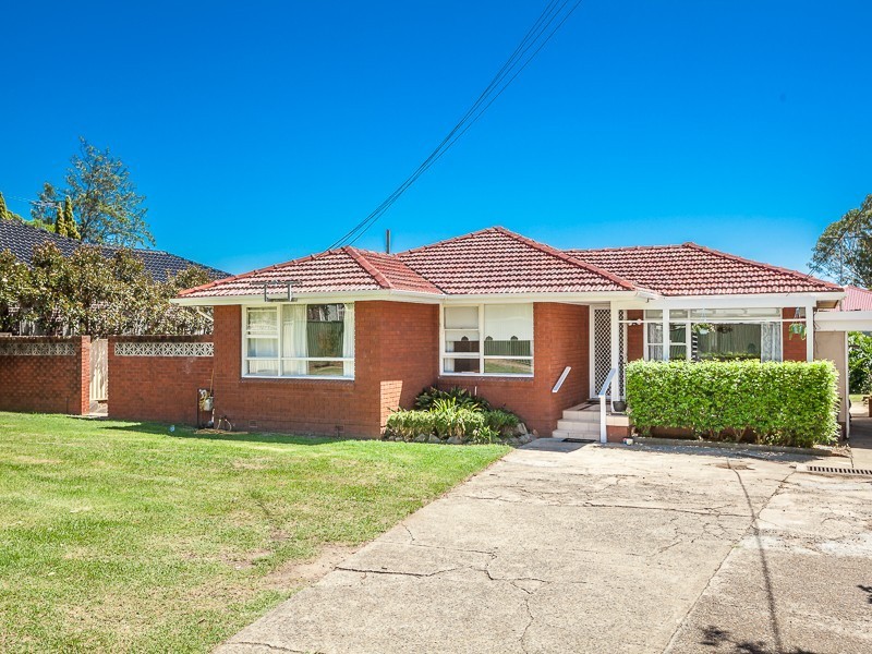 11 Bulli Road, Toongabbie NSW 2146