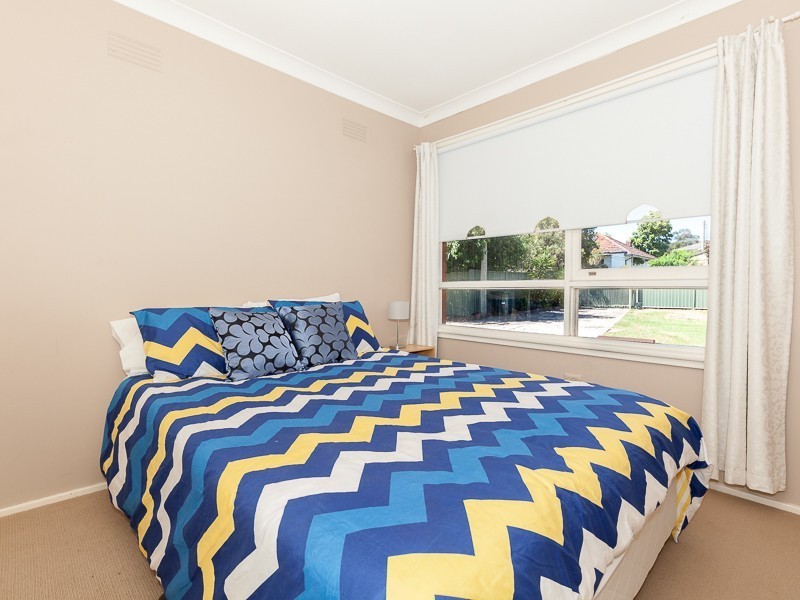 11 Bulli Road, Toongabbie NSW 2146