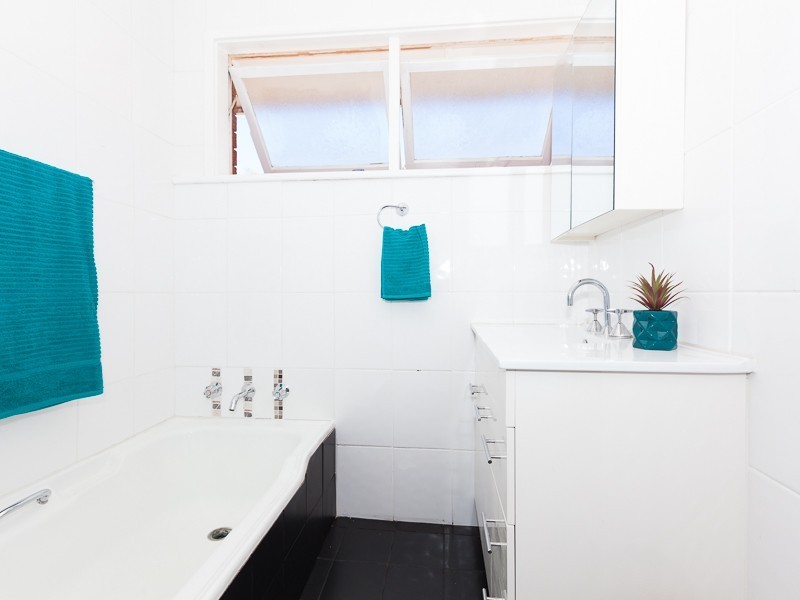 11 Bulli Road, Toongabbie NSW 2146