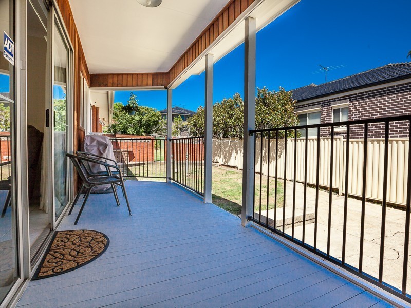 11 Bulli Road, Toongabbie NSW 2146