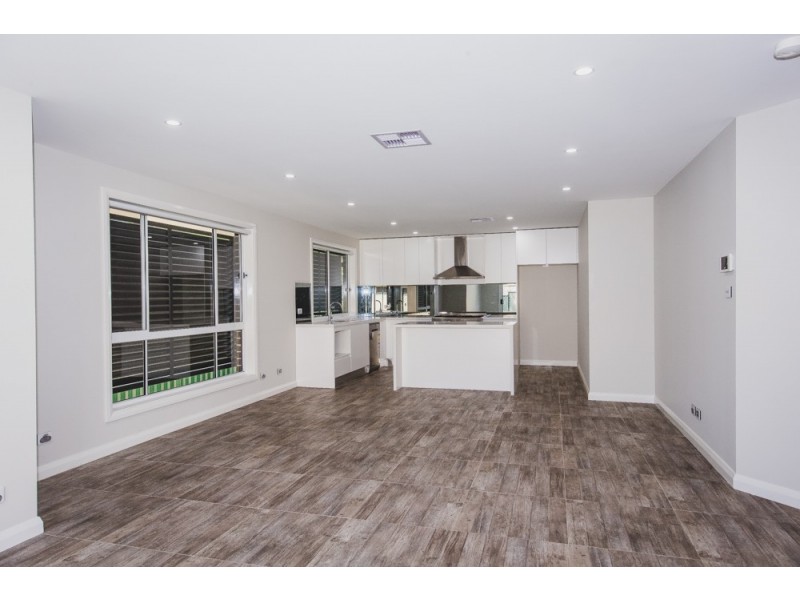 8C Tungarra Road, Girraween NSW 2145