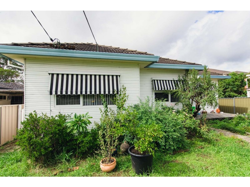 70 Bombala street, Pendle Hill NSW 2145