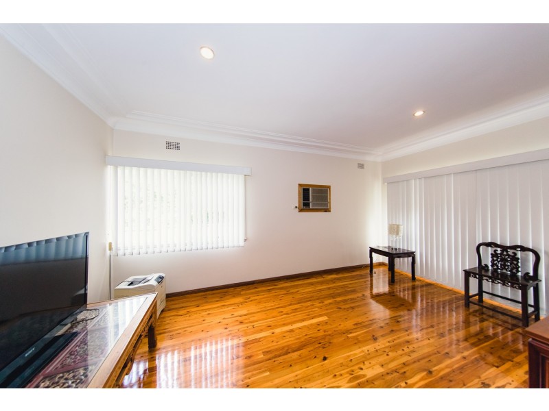 70 Bombala street, Pendle Hill NSW 2145