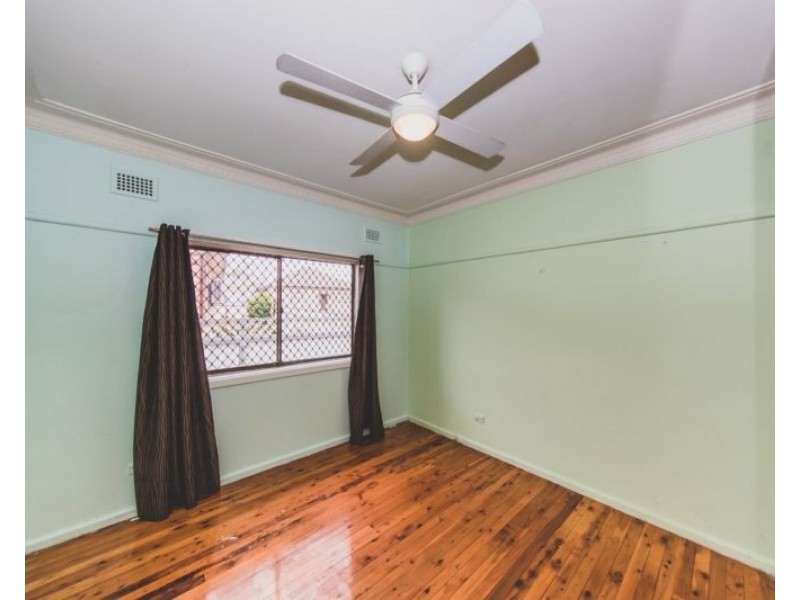 2 Camillo St, Pendle Hill NSW 2145