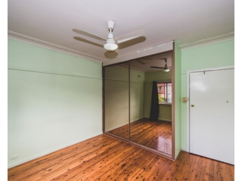 2 Camillo St, Pendle Hill NSW 2145