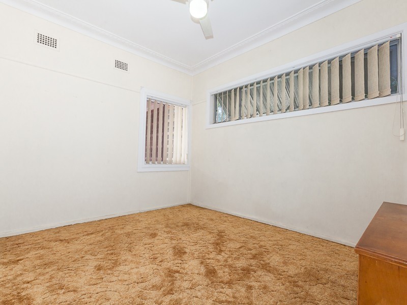 8 Calla Grove, Pendle Hill NSW 2145