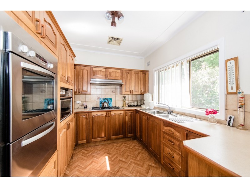 19 Cornock Avenue, Toongabbie NSW 2146
