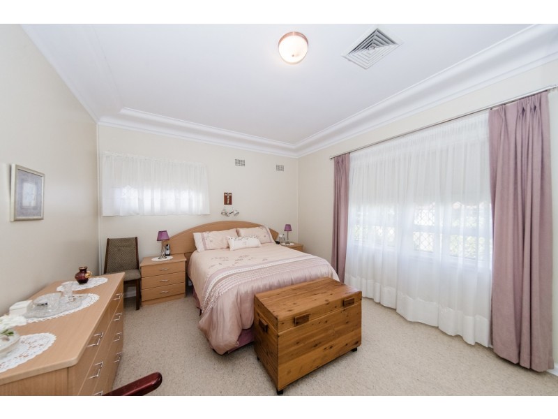19 Cornock Avenue, Toongabbie NSW 2146