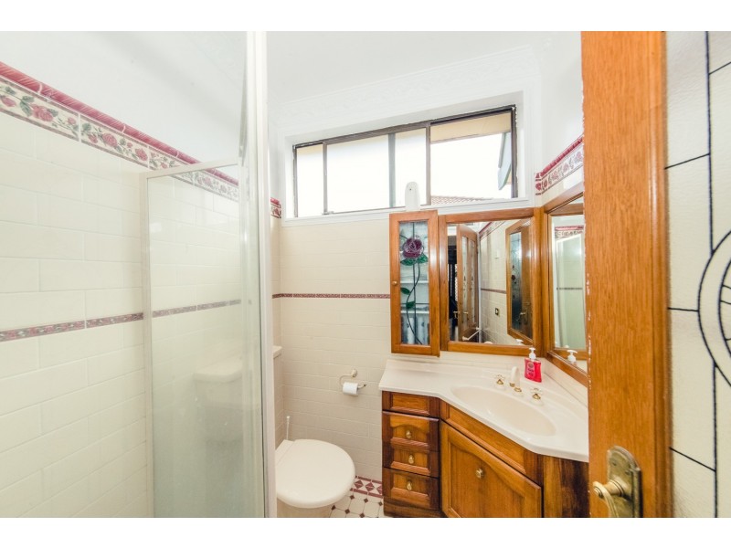 22 Bulli Road, Toongabbie NSW 2146