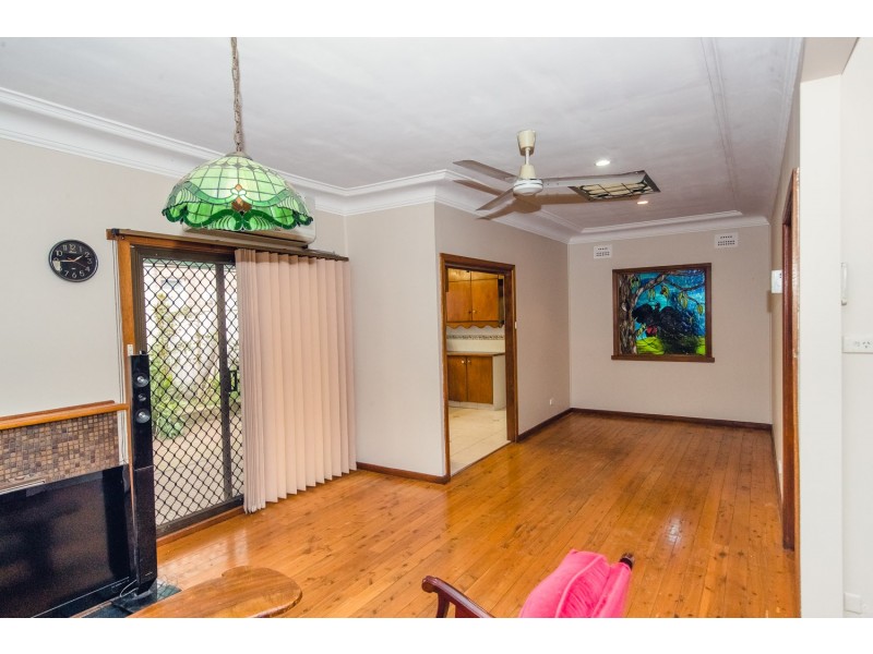 22 Bulli Road, Toongabbie NSW 2146