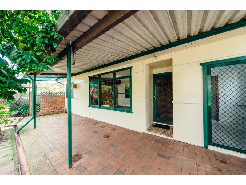 22 Bulli Road, Toongabbie NSW 2146