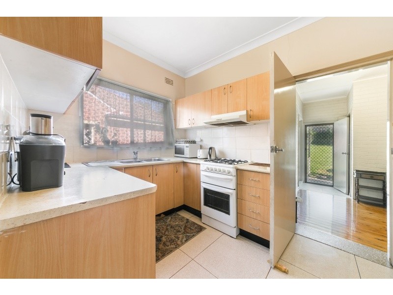 28 Toohey Avenue, Westmead NSW 2145