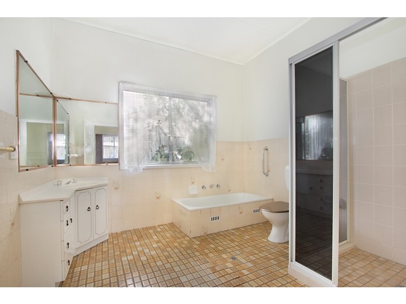 13 Oramzi Road, Girraween NSW 2145