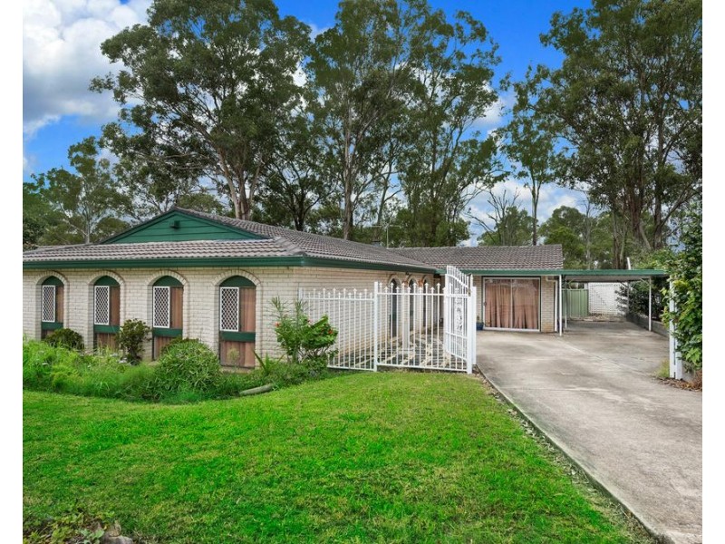 28 Popondetta Avenue, Glenfield NSW 2167