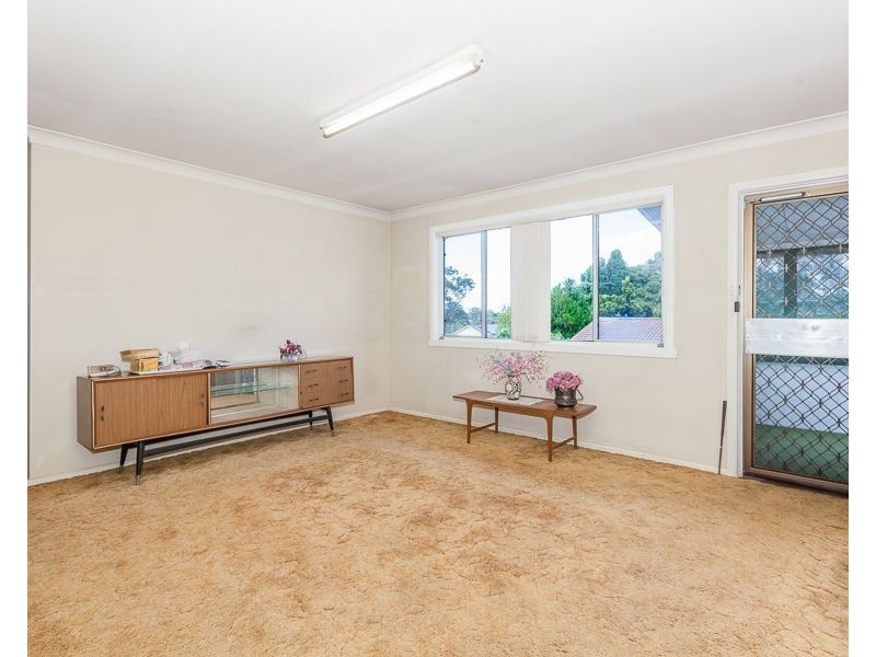 8 Calla Grove, Pendle Hill NSW 2145
