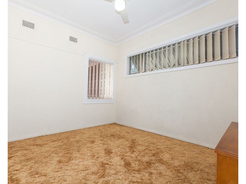 8 Calla Grove, Pendle Hill NSW 2145