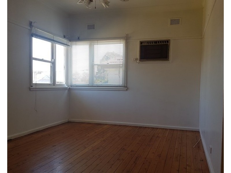 3 Birtles Avenue, Pendle Hill NSW 2145