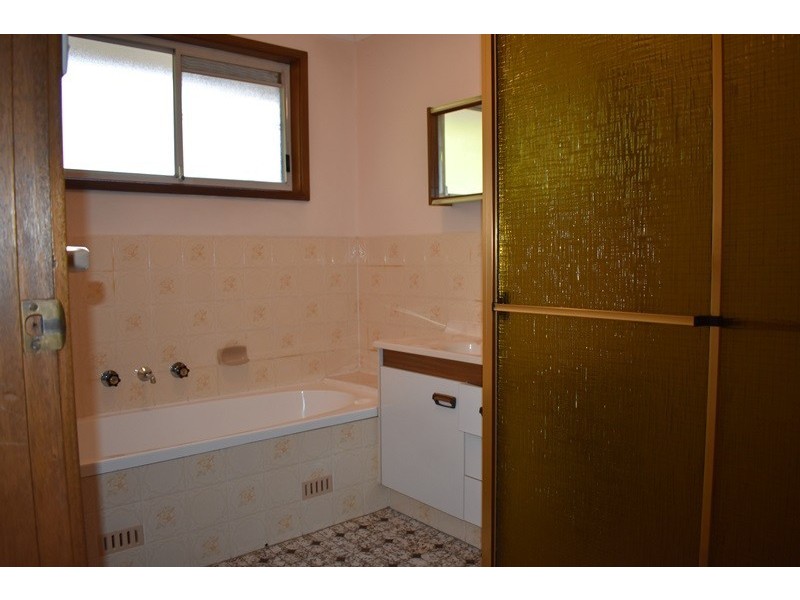 1 Carinya Road, Girraween NSW 2145