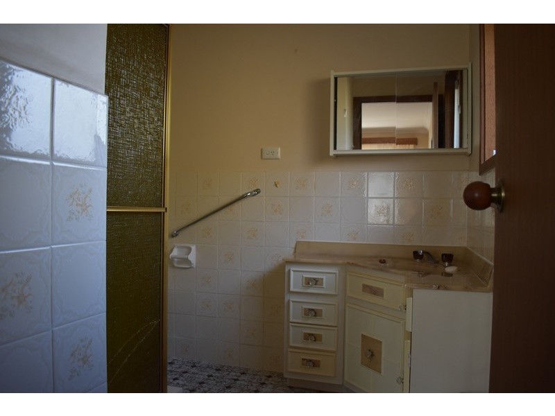 1 Carinya Road, Girraween NSW 2145