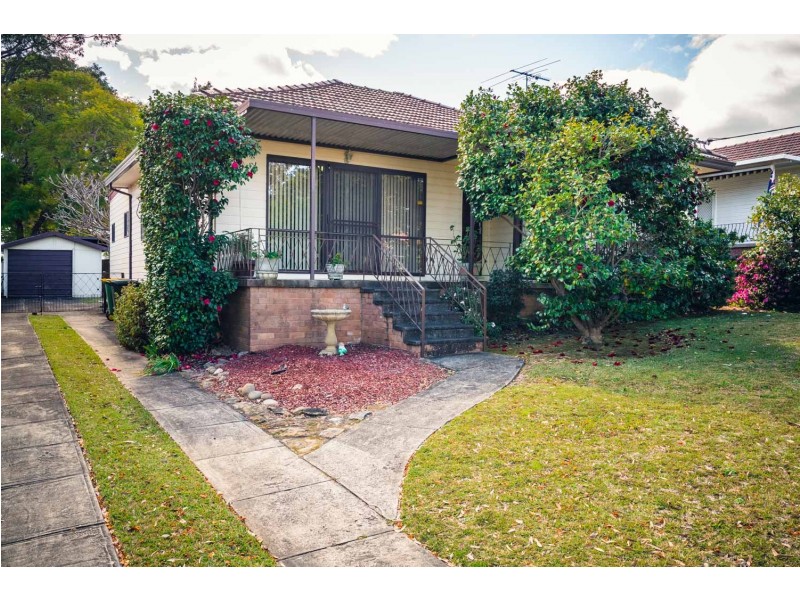 17 Cornock Avenue, Toongabbie NSW 2146
